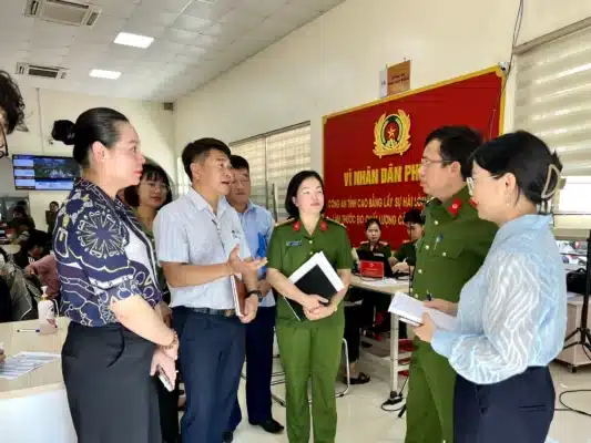 VNPT tiên phong làm chủ hạ tầng số, đồng hành cùng chính quyền hai cấp vnpt ho tro can bo xa thuc hien cac nghiep vu tren cong dich vu cong quoc gia